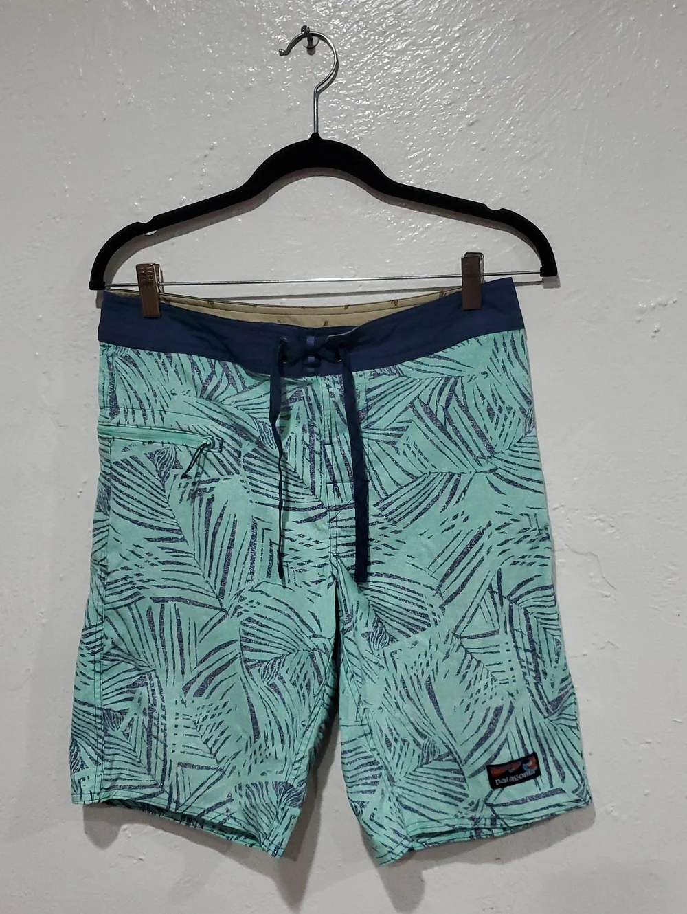 Patagonia Stretch Wavefarer Boardshorts In Rain Fern Speckle Green Size 30